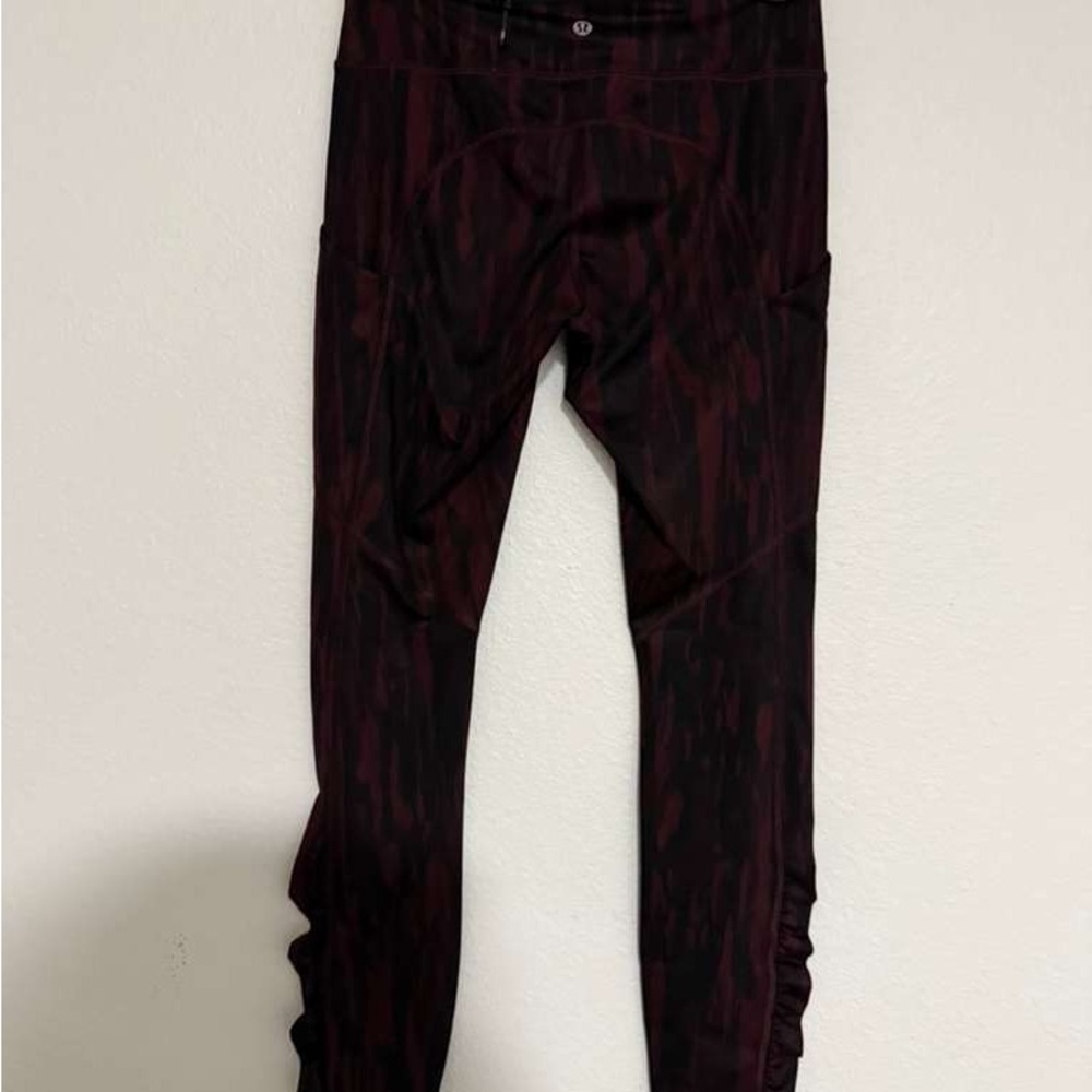 Lululemon Athletica Black and Red Patterned Leggings - Picture 4 of 7